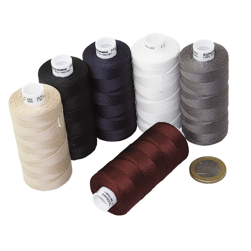 GÜTERMANN Nähgarn Mara PES Nr.30 Tex100 schwarz 300m